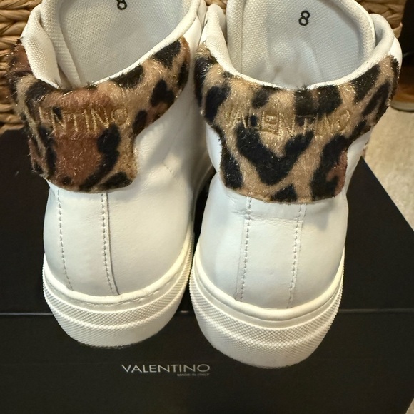 Valentino White and Gold High-Top Sneakers with Logo - Picture 4 of 10